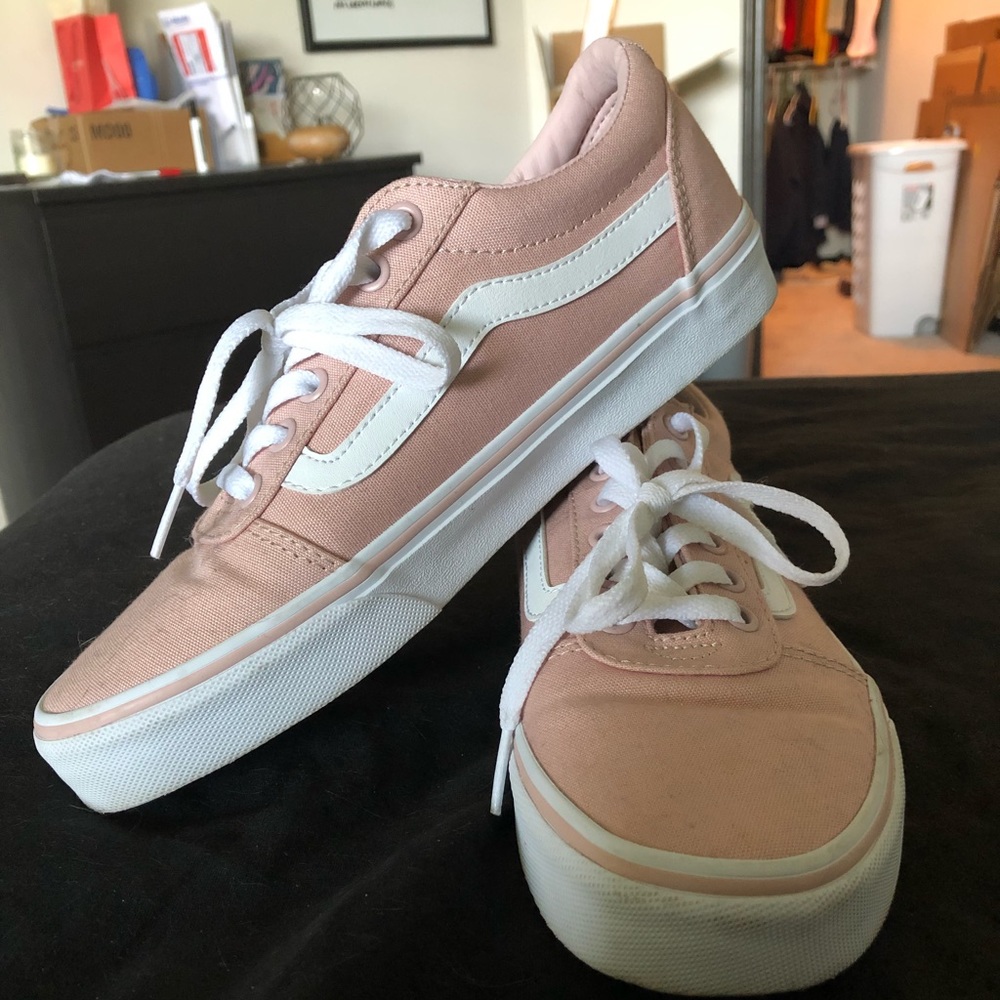 Women’s Vans - Pink (7.5)